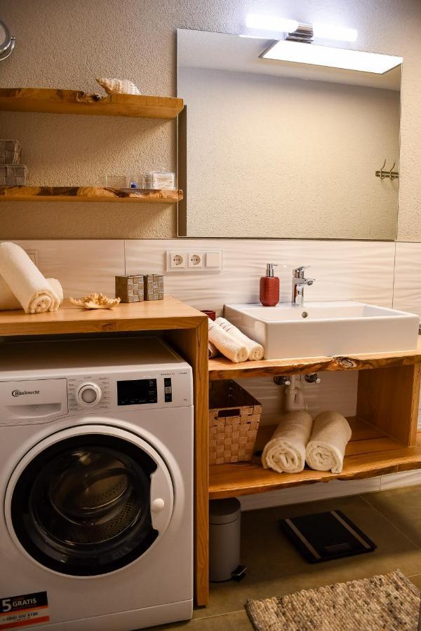 Ferienwohnung Dina ฮาสลัค อิม คินซิกทัล ภายนอก รูปภาพ
